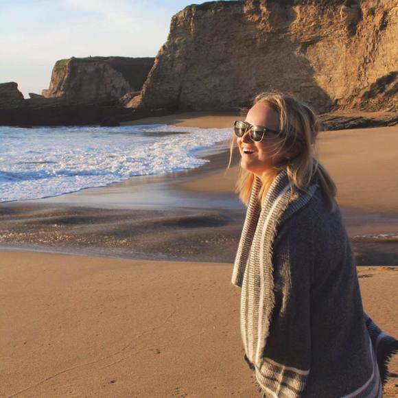 Meet your Posher, Caroline - Picture 1 of 1